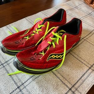 Men’s Saucony cross country cleats